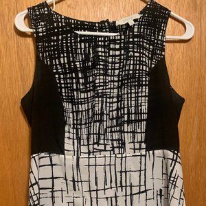 jay.e.e., Small, Black and White